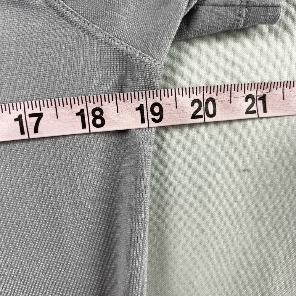 Lululemon Polo Golf Shirt Mens Medium Gray Short Sleeve Collared Button Placket - Picture 8 of 10